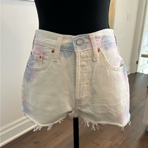 Levi’s 501 Jean shorts, white tie-dye - Picture 1 of 5